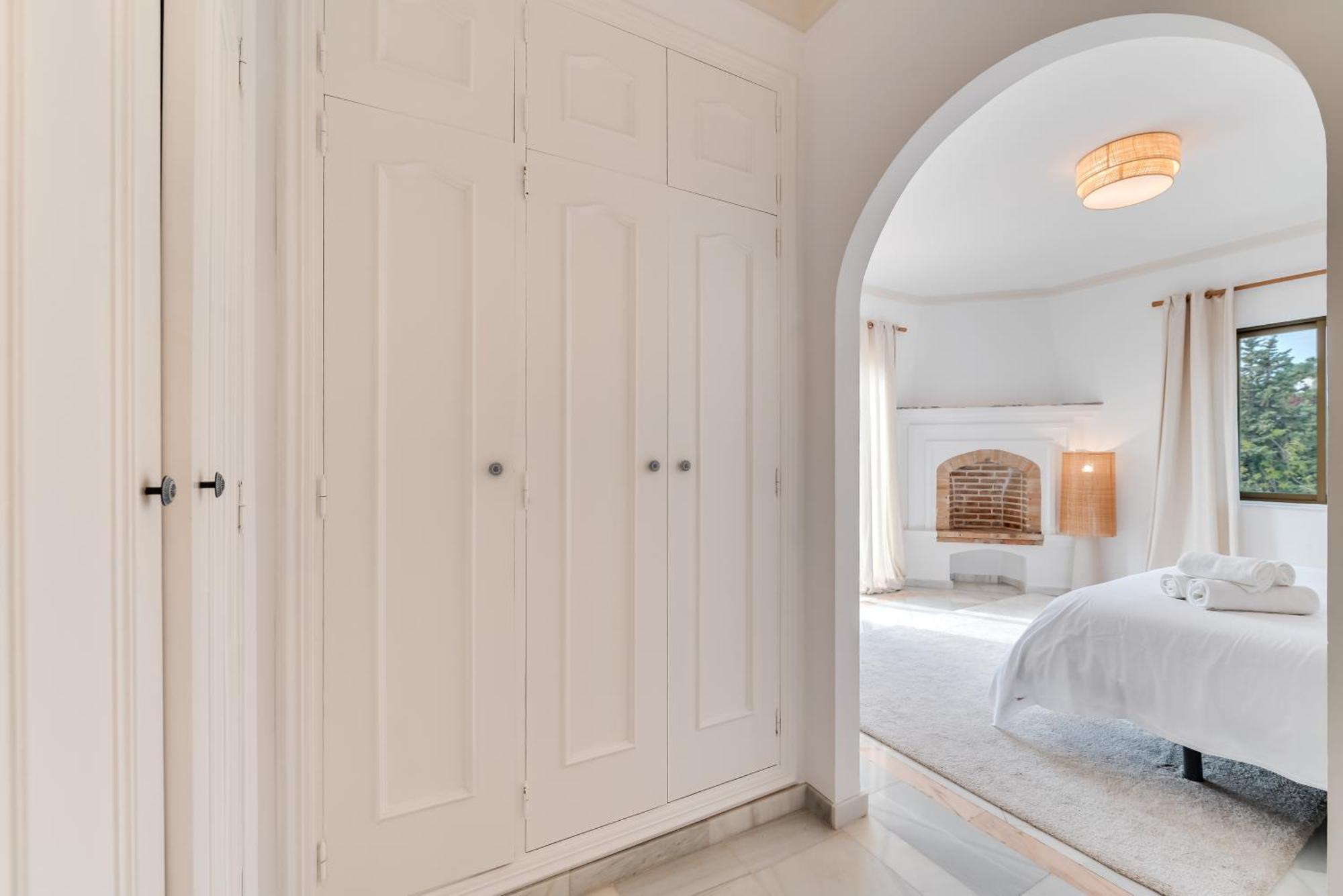 Apartamento Peaceful 4 Bdrm Andalusian W Sea Views Marbella