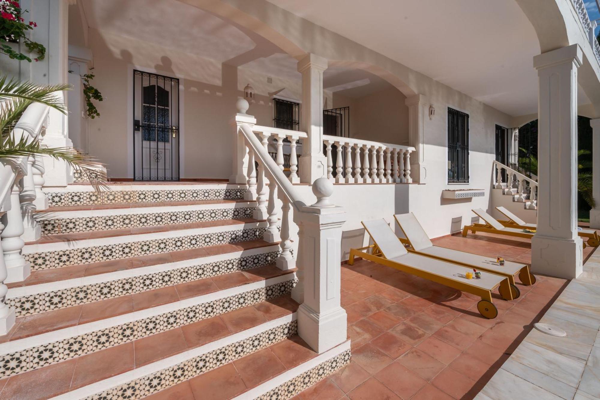 Peaceful 4 Bdrm Andalusian W Sea Views