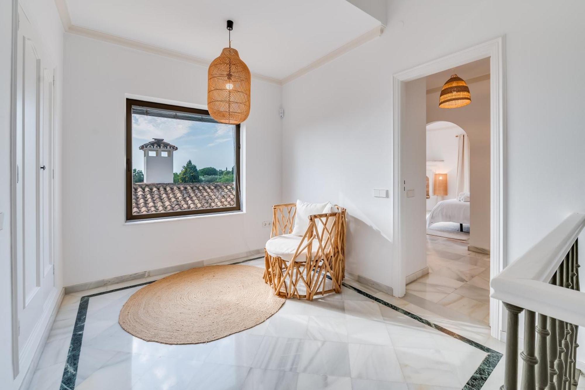 Peaceful 4 Bdrm Andalusian W Sea Views Apartamento